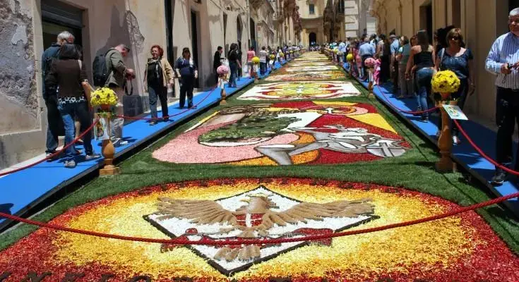 Infiorata a Motta San Giovanni: nasce un nuovo evento tra arte, fiori e musica